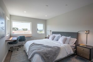 4 Schlafzimmer, Schreibtisch, Bügeleisen/Bügelbrett, kostenloses WLAN