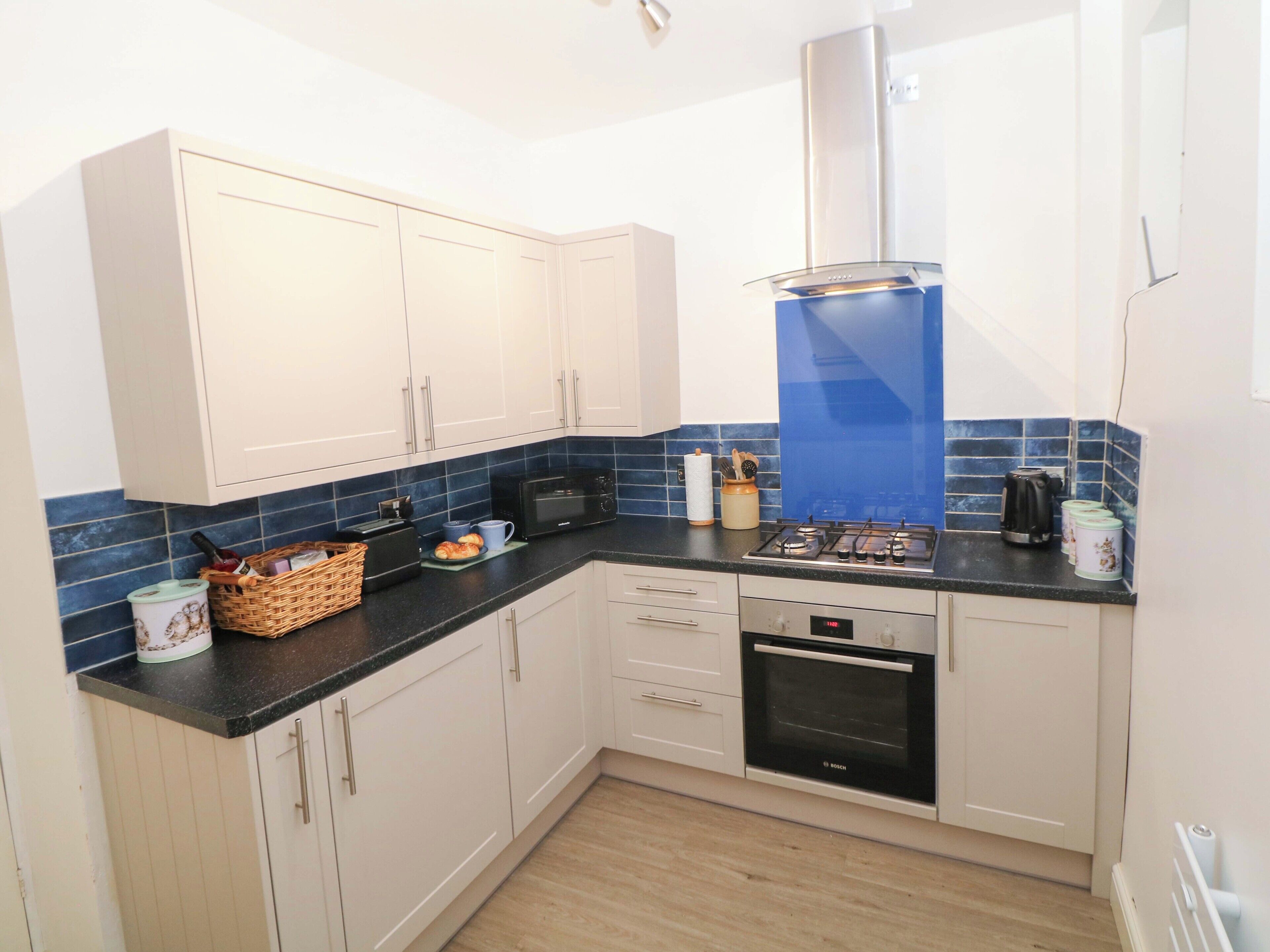 Dishwasher, cookware/dishes/utensils