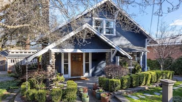 House, 4 Bedrooms | Exterior