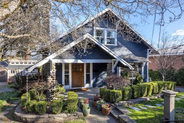 House, 4 Bedrooms | Exterior - State Of Chill 4 Bedroom Home (Hood River)