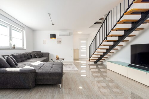 New vacation home in Nin, 100m to the beach l 3 bedrooms l 2 bathrooms l 6 pers. l All-inclusive.