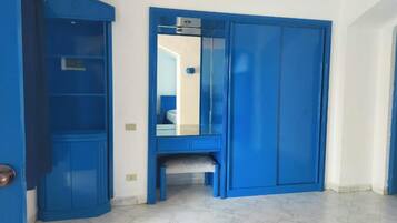 Standard dubbelrum - balkong - sjöutsikt | Interiör