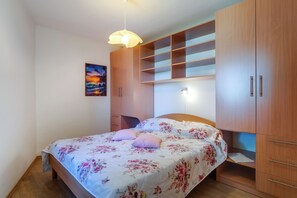 WiFi, bed sheets - U lijepom miru i tišini,čista uživancija!!.Apartman Palma 3. (Mali Lošinj)