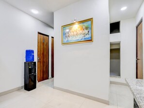 House | Interior - Classic With Balconyhotel Amazing House (New Delhi)