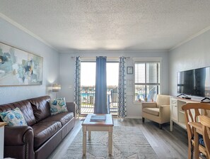 TV - Oceanfront 1 BR Condo | Myrtle Beach Resort A0105 (Myrtle Beach)