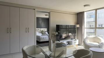 1 habitación, tabla de planchar con plancha, wifi y ropa de cama