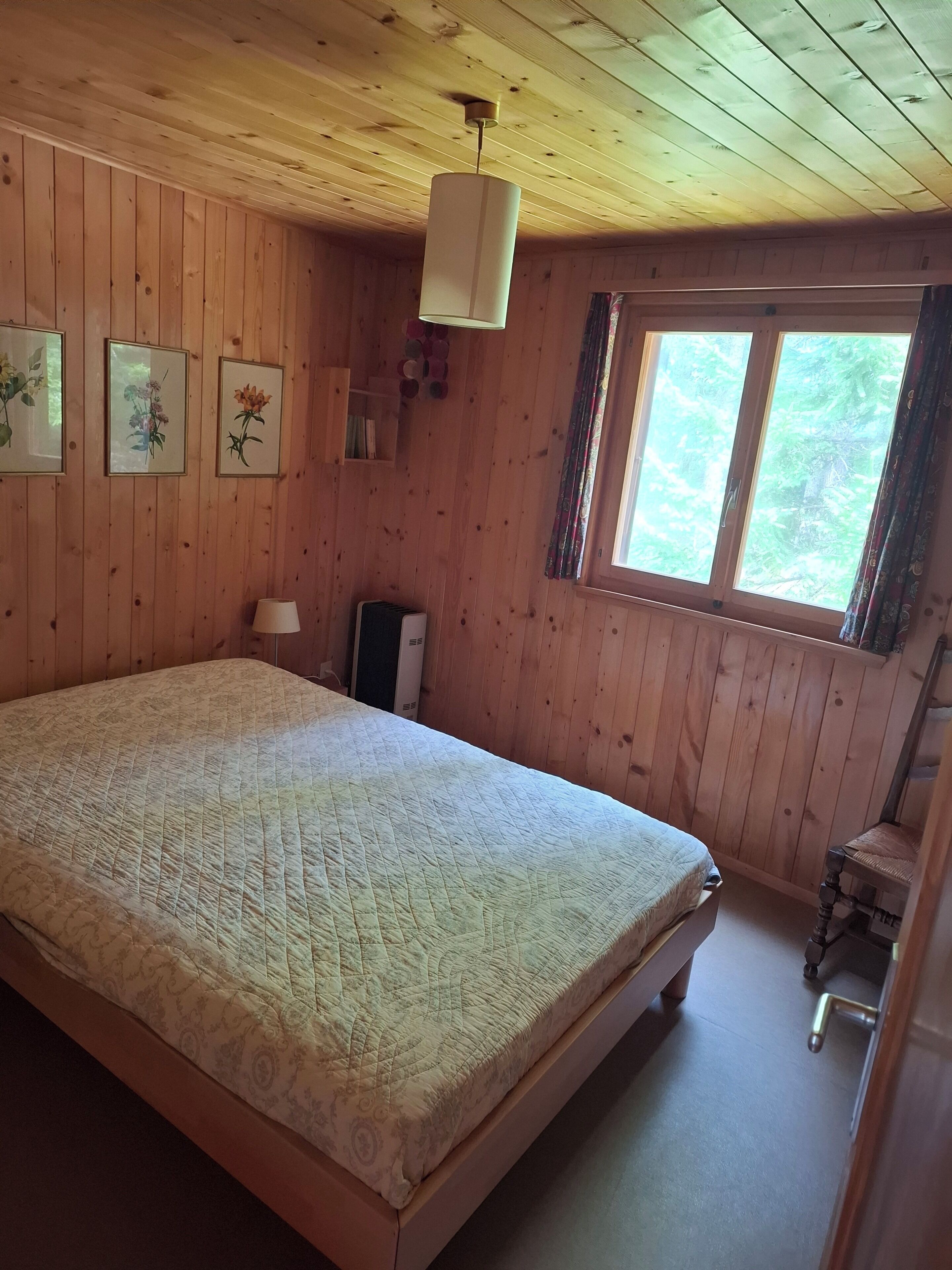 4 chambres, fer et planche à repasser, lit parapluie, Wi-Fi gratuit