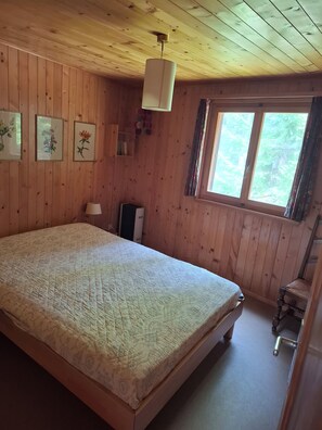4 chambres, fer et planche à repasser, lit parapluie, Wi-Fi gratuit