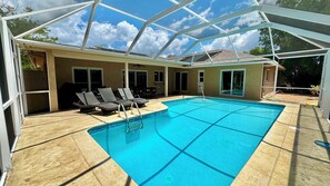 Outdoor pool, a heated pool - 925 Maple Ave, 5 Min walk to Free Beach Entrance (Marco Island)