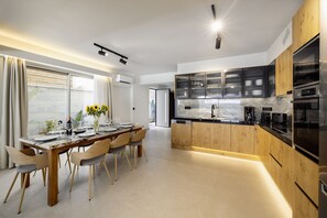 Kühlschrank, Mikrowelle, Ofen, Geschirrspüler