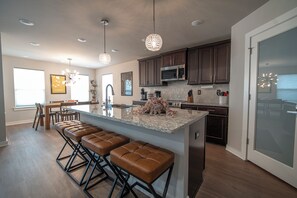 Private kitchen - Back 40 Homestead -
Trailside Basecamp - Ride directly to trails from house. (Bella Vista)
