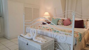 3 bedrooms, iron/ironing board, WiFi, bed sheets - Villa Nirvana Tobago (Black Rock)