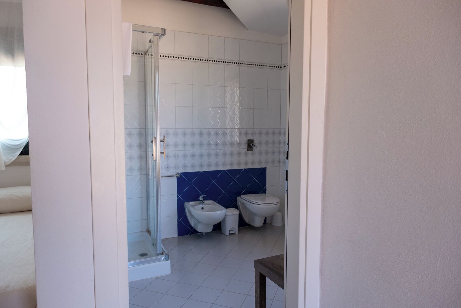 Chambre Confort, vue jardin | Salle de bain