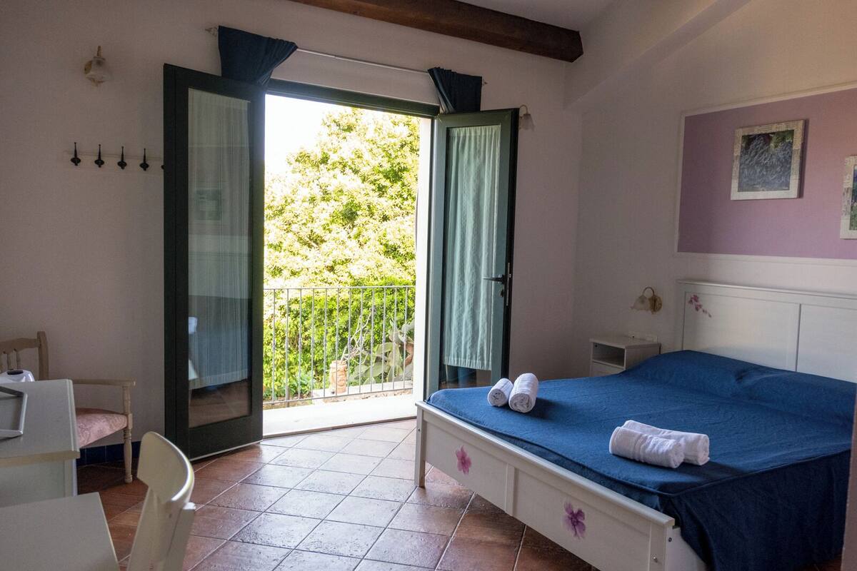 Classic Room, Garden View | WiFi (free)