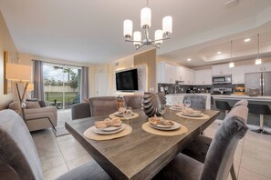 Dining - SL101 - Close to Pool and Water Park (Kissimmee)