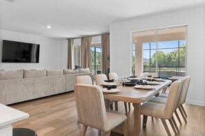 Dining - 6BR Pool & Spa Home in Reunion Village | Game Room 375 (KISSIMMEE)