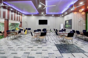 House | Dining - Super Hotel O Krishna Nagar Chowk (Dehradun)