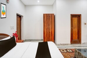 1 bedroom - Super Hotel O Krishna Nagar Chowk (Dehradun)