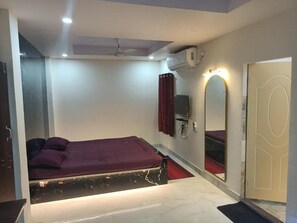 Room - Hotel HCB (Brahmapur)