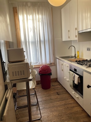 Private kitchen - Victorian house in Herne Hill./in a very quiet rd.Easy to get to the west end. (London)