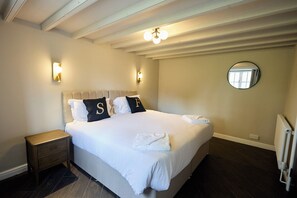 2 bedrooms, iron/ironing board, travel crib, WiFi (free) - Jasmine Cottage | Sands Farm (Wilton)