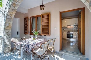 Dining - Vrbo Property (Mali Lošinj)
