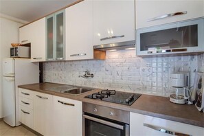 Private kitchen - Vrbo Property (Mali Lošinj)