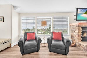 Smart-TV, Kamin, DVD-Player, Tischfußball