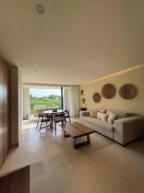 Living area - 2BR Condo w/ Pool & Balcony - Near Beach- WIFI (Bucerías)