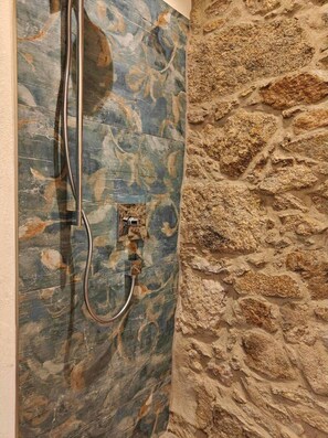 House | Bathroom - Gemutliches Studio mit Alkovenbett & Sonnenterrasse (Grossharthau)