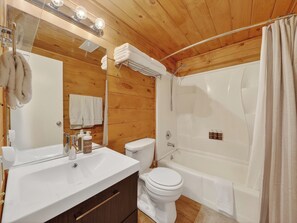 Bathroom - Brian Head Basecamp | 4 bdrm Brian Head condo (Brian Head)