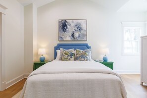 Room - Luxury Lake House, Huge Pool, Dock & Panoramic Views (Lake Park)