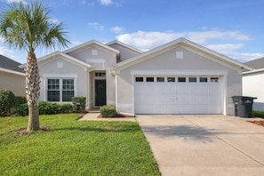 Exterior - Spacious 4-bedroom villa in peaceful Kissimmee private pool minutes from Disney (Kissimmee)