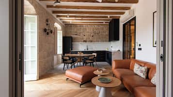 Departamento superior, balcón, vista al puerto | Servicio a la habitación