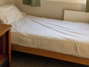 Room - CABIN NO. 2, family friendly, with a garden in Port Talbot (Port Talbot)