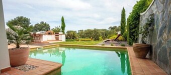 Quiet villa with private pool in the vigia dam.