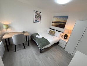 Room - Sleek 1BR Flat  Perfect Getaway (Cardiff)