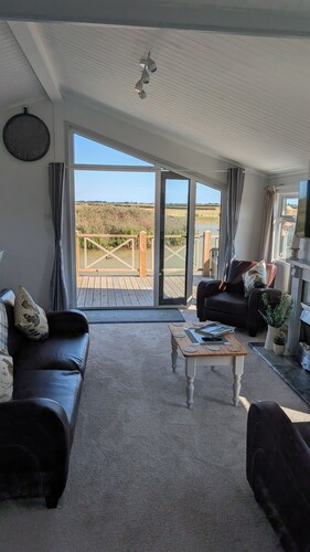 Entire 3 Bed Cabin on Private Fishing Lake in Maltby Le Marsh