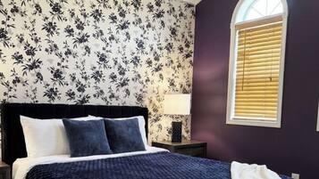 4 bedrooms, iron/ironing board, WiFi, bed sheets