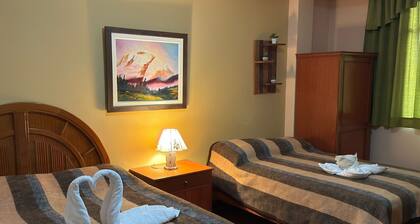 Albret Hotel Bungalows / 917192326
