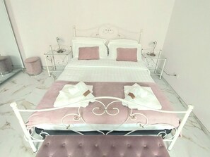 1 chambre, bureau, fer et planche à repasser, Wi-Fi gratuit