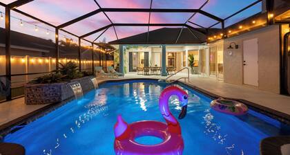 Luxury Oasis! Heated Pool, Pickleball, Mini Golf and Games, Sleeps 16-20!
