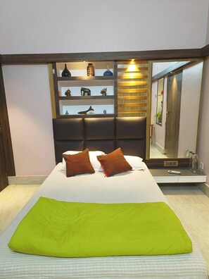 1 habitación, tabla de planchar con plancha, wifi y ropa de cama 