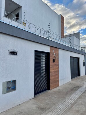Front of property - Ahava Flat - Hospedagem Inteligente (Montes Claros)