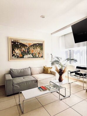 Smart TV, video library - Modern Design Loft in front of Alameda Central at Downtown | 24/7 Security (Ciudad de México)
