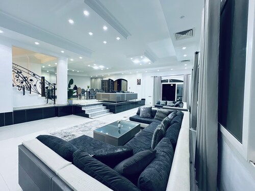 ELITE Premium 6BR Family Villa with Pool