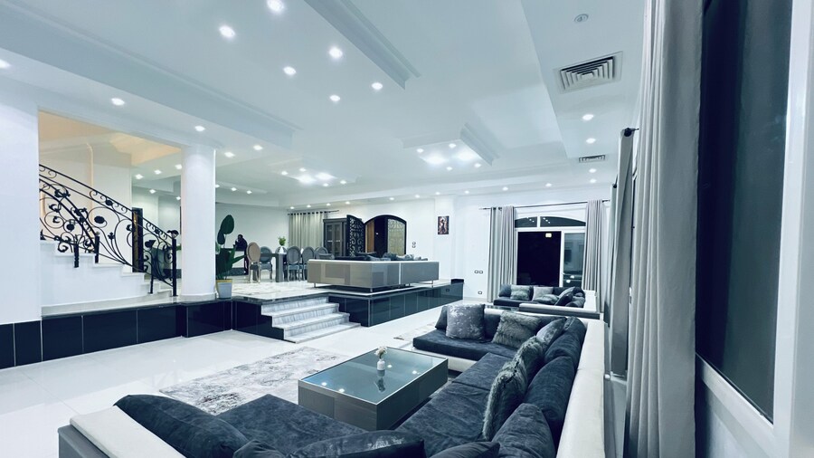 ELITE Premium 6BR Family Villa with Pool