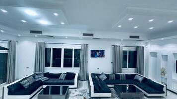 Deluxe Villa, Garden View