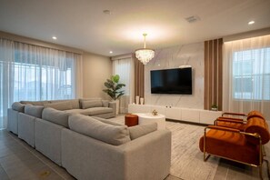 TV, video games - 9BR Villa w/ Pool, Game Room & Themed Rooms (Kissimmee)