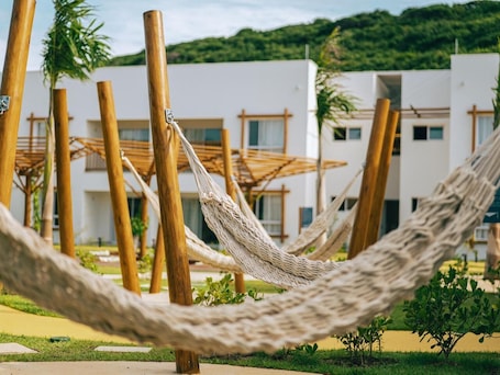 Property grounds. Pipa Privilege Ocean Condomínio 01
